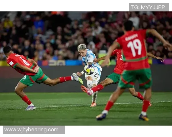 詹姆斯压哨绝杀！湖人120-119险胜步行者，数据深度剖析比赛内幕！